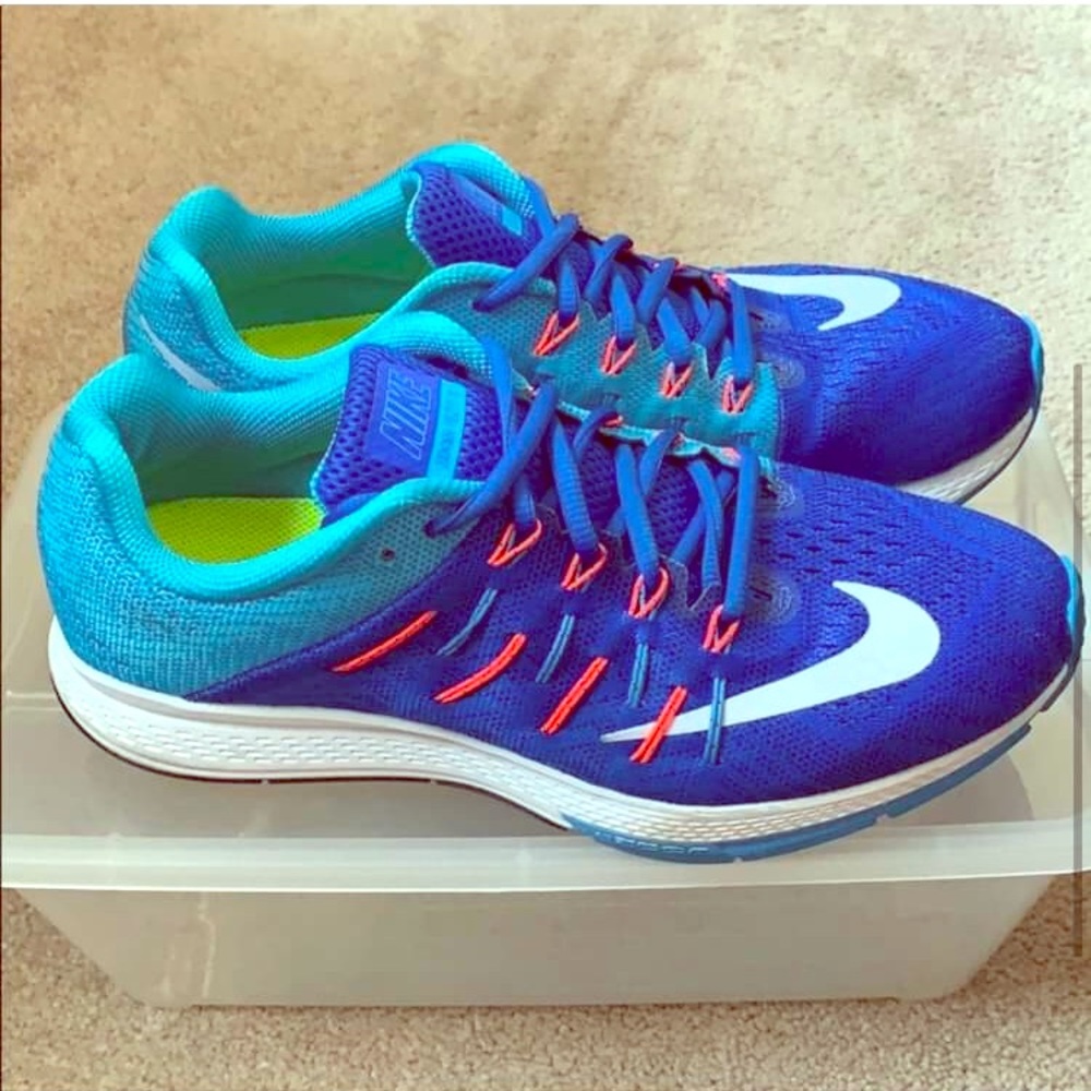 Nike Zoom Elite 8 size 9.5